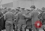 Immagine di Il giro del mondo volantini Washington DC USA, 1924, secondo 44 filmato di repertorio 65675049054