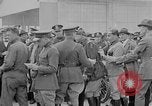 Immagine di Il giro del mondo volantini Washington DC USA, 1924, secondo 49 filmato di repertorio 65675049054