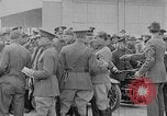 Immagine di Il giro del mondo volantini Washington DC USA, 1924, secondo 52 filmato di repertorio 65675049054