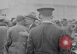 Immagine di Il giro del mondo volantini Washington DC USA, 1924, secondo 61 filmato di repertorio 65675049054