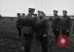 Immagine di Eddie Rickenbacker Souilly Francia, 1918, secondo 36 filmato di repertorio 65675049093