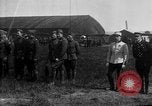 Standbild Captain Eddie Rickenbacker Rembercourt Frankreich, 1918, aus Sekunde 35 historischem Filmmaterial Videoclip 65675049095