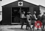 Immagine di Scrigno avvolto nella Bandiera americana Francia, 1918, secondo 30 filmato di repertorio 65675049096