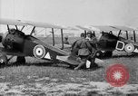 Standbild Sopwith Camel Bomber Berques Frankreich, 1918, aus Sekunde 4 historischem Filmmaterial Videoclip 65675049097