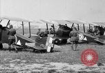 Standbild Sopwith Camel Bomber Berques Frankreich, 1918, aus Sekunde 6 historischem Filmmaterial Videoclip 65675049097