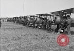 Standbild Sopwith Camel Bomber Berques Frankreich, 1918, aus Sekunde 25 historischem Filmmaterial Videoclip 65675049097