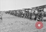 Standbild Sopwith Camel Bomber Berques Frankreich, 1918, aus Sekunde 33 historischem Filmmaterial Videoclip 65675049097