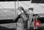 Image Escadron de reconnaissance antenne Dogneville France, 1918, de la seconde 22 séquences d'archives historiques vidéo 65675049102