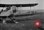 Image British DH-4 Aéronefs France, 1918, de la seconde 15 séquences d'archives historiques vidéo 65675049105