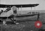 Image British DH-4 Aéronefs France, 1918, de la seconde 16 séquences d'archives historiques vidéo 65675049105