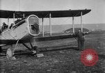 Image British DH-4 Aéronefs France, 1918, de la seconde 18 séquences d'archives historiques vidéo 65675049105