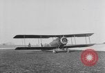 Image Première Guerre Mondiale avions et prospectus Rembercourt France, 1918, de la seconde 22 séquences d'archives historiques vidéo 65675049111