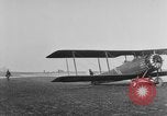 Image Première Guerre Mondiale avions et prospectus Rembercourt France, 1918, de la seconde 24 séquences d'archives historiques vidéo 65675049111