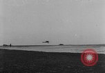 Image Première Guerre Mondiale avions et prospectus Rembercourt France, 1918, de la seconde 30 séquences d'archives historiques vidéo 65675049111