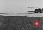 Image Première Guerre Mondiale avions et prospectus Rembercourt France, 1918, de la seconde 33 séquences d'archives historiques vidéo 65675049111
