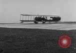Image Première Guerre Mondiale avions et prospectus Rembercourt France, 1918, de la seconde 35 séquences d'archives historiques vidéo 65675049111