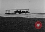 Image Première Guerre Mondiale avions et prospectus Rembercourt France, 1918, de la seconde 36 séquences d'archives historiques vidéo 65675049111