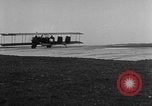 Image Première Guerre Mondiale avions et prospectus Rembercourt France, 1918, de la seconde 37 séquences d'archives historiques vidéo 65675049111