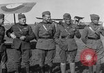 Image Première Guerre Mondiale avions et prospectus Rembercourt France, 1918, de la seconde 53 séquences d'archives historiques vidéo 65675049111