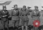 Image Première Guerre Mondiale avions et prospectus Rembercourt France, 1918, de la seconde 54 séquences d'archives historiques vidéo 65675049111