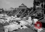 Standbild Bombe Wrack Bukarest Rumänien, 1944, aus Sekunde 10 historischem Filmmaterial Videoclip 65675049112