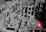 Standbild Bombe Wrack Bukarest Rumänien, 1944, aus Sekunde 52 historischem Filmmaterial Videoclip 65675049112