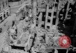 Standbild Bombe Wrack Bukarest Rumänien, 1944, aus Sekunde 53 historischem Filmmaterial Videoclip 65675049112