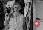 Image traire une vache United States USA, 1943, de la seconde 16 séquences d'archives historiques vidéo 65675049124
