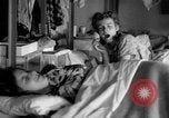 Image traire une vache United States USA, 1943, de la seconde 21 séquences d'archives historiques vidéo 65675049124