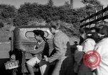 Image traire une vache United States USA, 1943, de la seconde 42 séquences d'archives historiques vidéo 65675049124