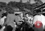 Image traire une vache United States USA, 1943, de la seconde 44 séquences d'archives historiques vidéo 65675049124