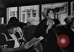Image Les femmes américaines ont besoin d'encouragements pour aider dans les efforts de guerre United States USA, 1943, de la seconde 7 séquences d'archives historiques vidéo 65675049127