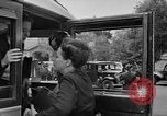 Image Les femmes américaines ont besoin d'encouragements pour aider dans les efforts de guerre United States USA, 1943, de la seconde 14 séquences d'archives historiques vidéo 65675049127