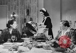 Image Les femmes américaines ont besoin d'encouragements pour aider dans les efforts de guerre United States USA, 1943, de la seconde 62 séquences d'archives historiques vidéo 65675049127