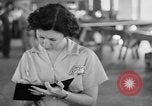 Immagine di Donne americane Aberdeen Maryland USA, 1943, secondo 45 filmato di repertorio 65675049128
