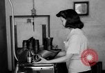 Immagine di Donne americane Aberdeen Maryland USA, 1943, secondo 47 filmato di repertorio 65675049128