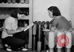 Immagine di Donne americane Aberdeen Maryland USA, 1943, secondo 56 filmato di repertorio 65675049128