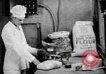 Image boulangerie mobile United States USA, 1943, de la seconde 55 séquences d'archives historiques vidéo 65675049129