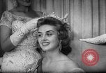 Immagine di Miss Universo United States USA, 1956, secondo 11 filmato di repertorio 65675049135