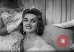 Immagine di Miss Universo United States USA, 1956, secondo 14 filmato di repertorio 65675049135