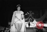 Immagine di Miss Universo United States USA, 1956, secondo 27 filmato di repertorio 65675049135
