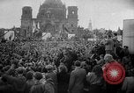 Standbild kommunistische Gewalt Europa, 1950, aus Sekunde 13 historischem Filmmaterial Videoclip 65675049143