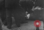 Standbild kommunistische Gewalt Europa, 1950, aus Sekunde 48 historischem Filmmaterial Videoclip 65675049143