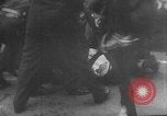 Standbild kommunistische Gewalt Europa, 1950, aus Sekunde 49 historischem Filmmaterial Videoclip 65675049143