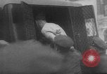 Standbild kommunistische Gewalt Europa, 1950, aus Sekunde 55 historischem Filmmaterial Videoclip 65675049143