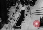 Immagine di Queen Elizabeth II INCORONAZIONE Londra Inghilterra Regno Unito, 1953, secondo 25 filmato di repertorio 65675049153