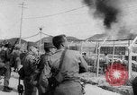 Standbild nordkoreanischen gefangenen Ausschreitungen United States USA, 1952, aus Sekunde 14 historischem Filmmaterial Videoclip 65675049159