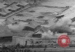 Standbild nordkoreanischen gefangenen Ausschreitungen United States USA, 1952, aus Sekunde 20 historischem Filmmaterial Videoclip 65675049159