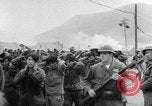 Standbild nordkoreanischen gefangenen Ausschreitungen United States USA, 1952, aus Sekunde 26 historischem Filmmaterial Videoclip 65675049159