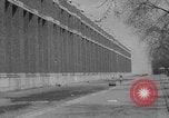 Standbild nordkoreanischen gefangenen Ausschreitungen United States USA, 1952, aus Sekunde 32 historischem Filmmaterial Videoclip 65675049159
